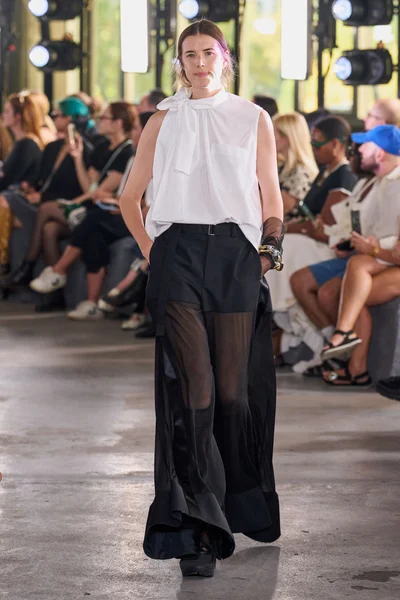 Look 48